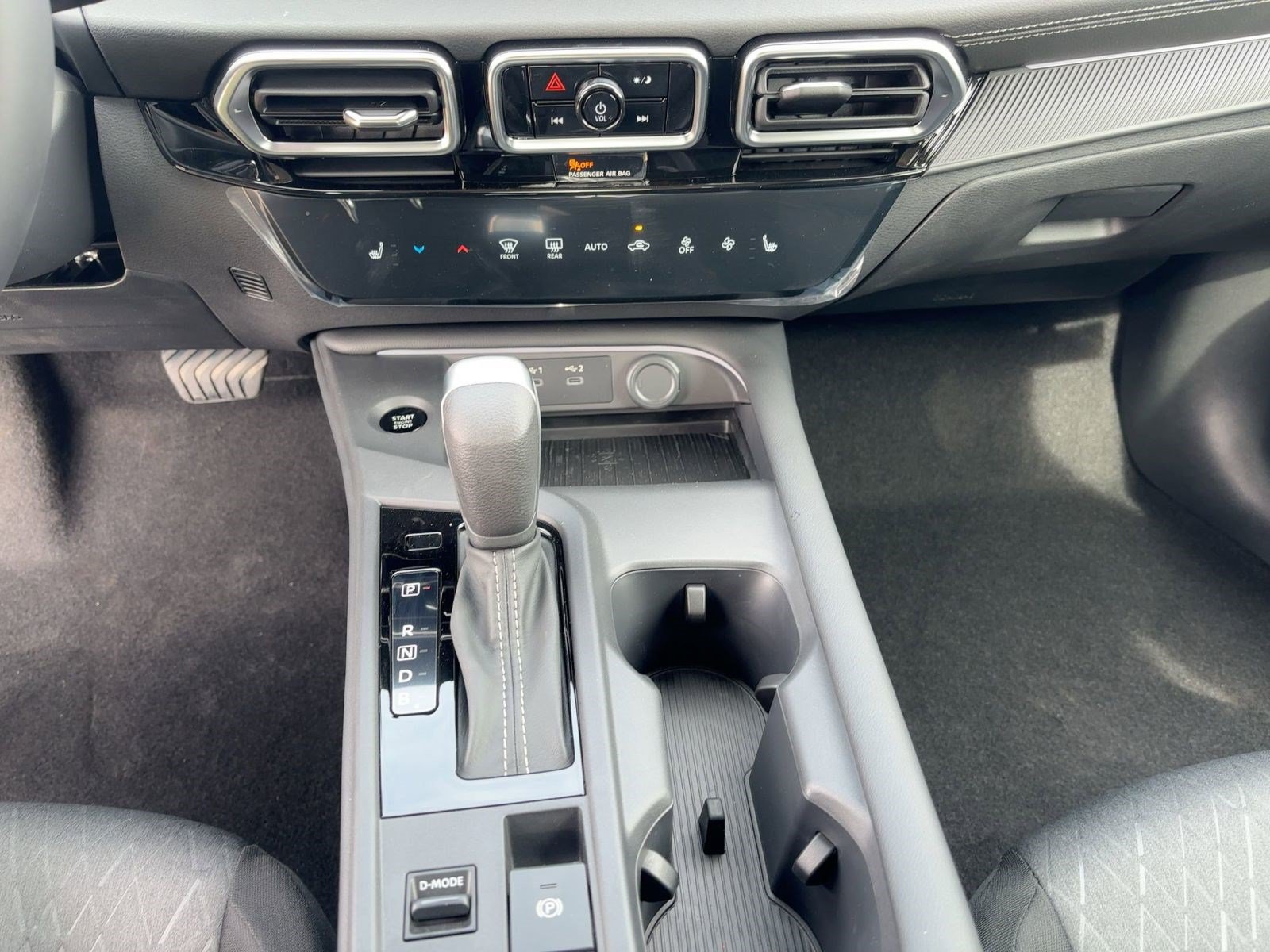 New 2026 Nissan Sentra SV w/ SV Convenience Package FWD image 18