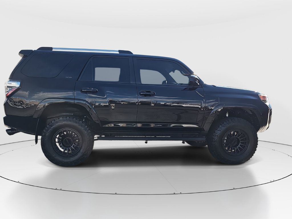 Used 2022 Toyota 4Runner SR5 AWD/4WD image 4