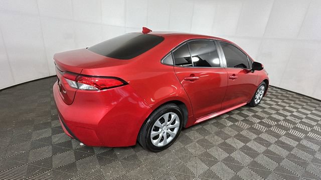 Used 2020 Toyota Corolla LE FWD image 3