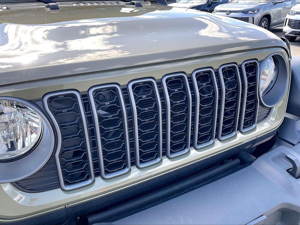 Used 2025 Jeep Wrangler Sport AWD/4WD image 29