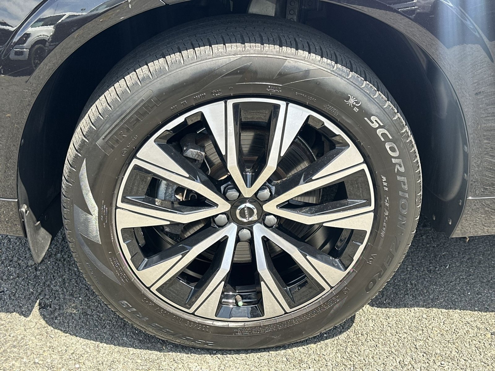 Used 2024 Volvo XC60 B5 Core w/ Climate Package AWD/4WD image 13