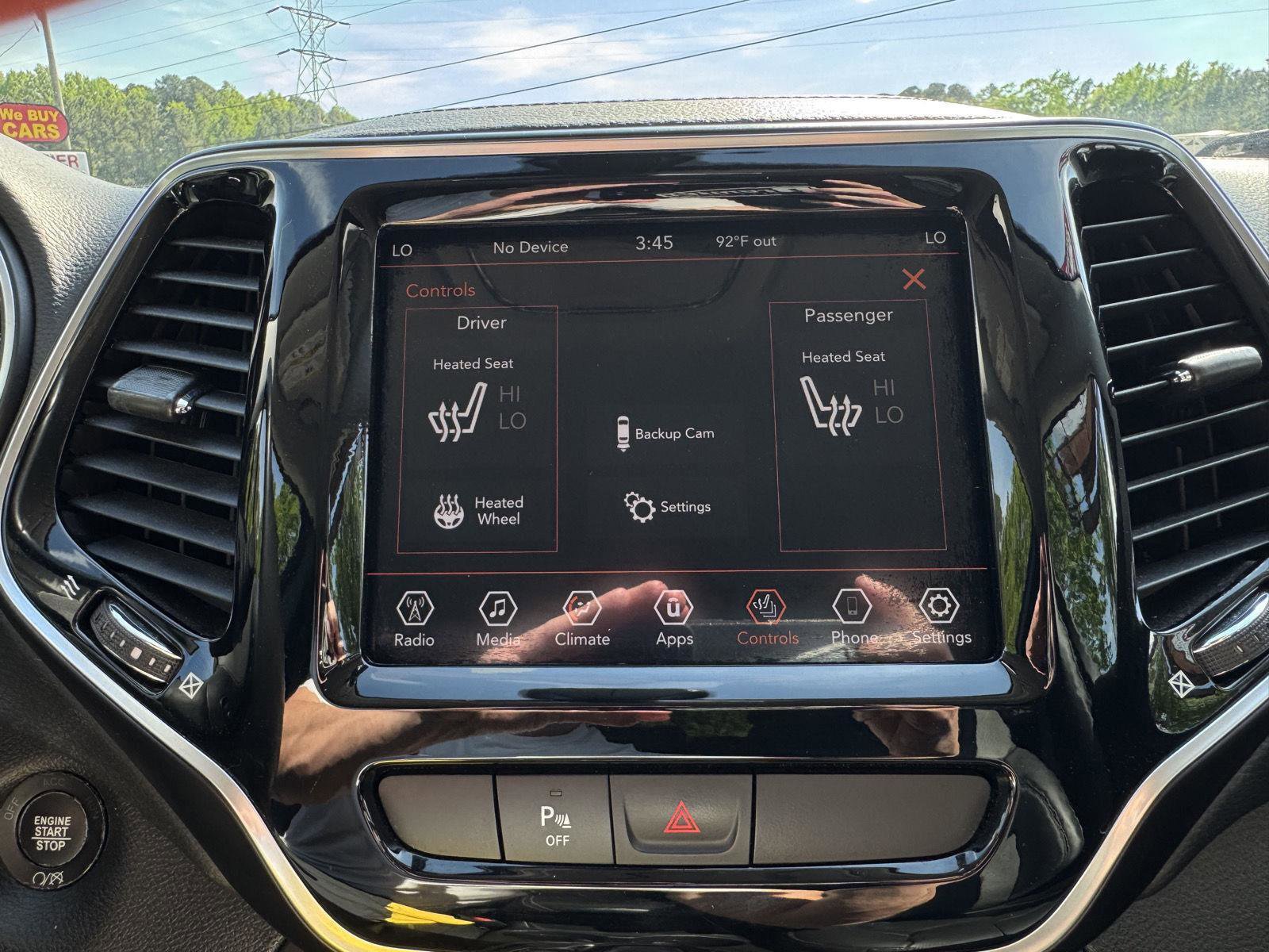 Used 2019 Jeep Cherokee Limited image 24