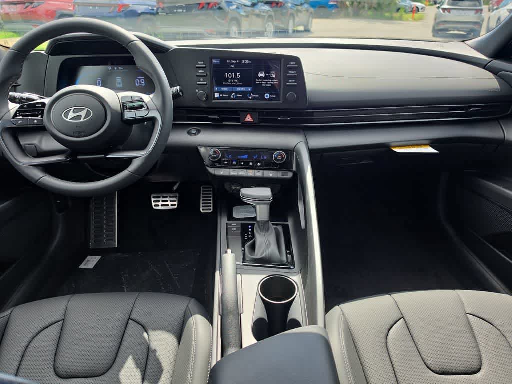 New 2026 Hyundai Elantra SEL Sport FWD image 18