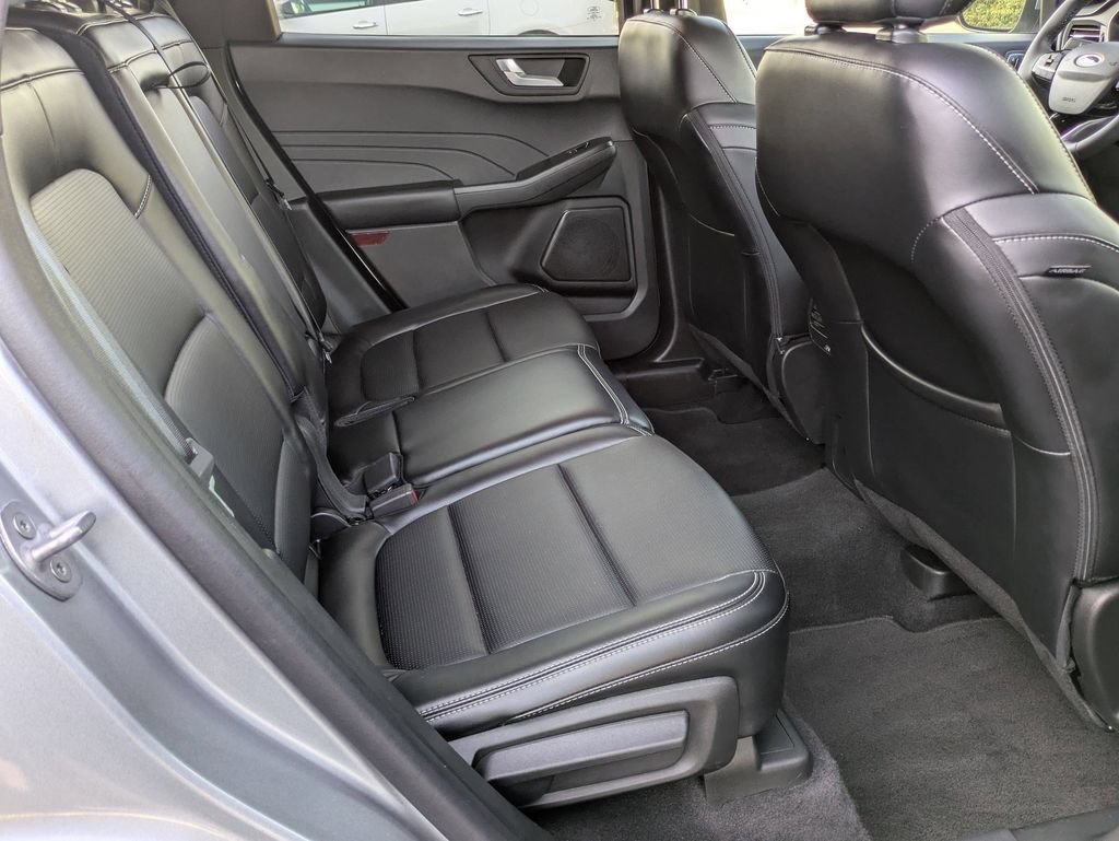 Used 2023 Ford Escape Platinum AWD/4WD image 24