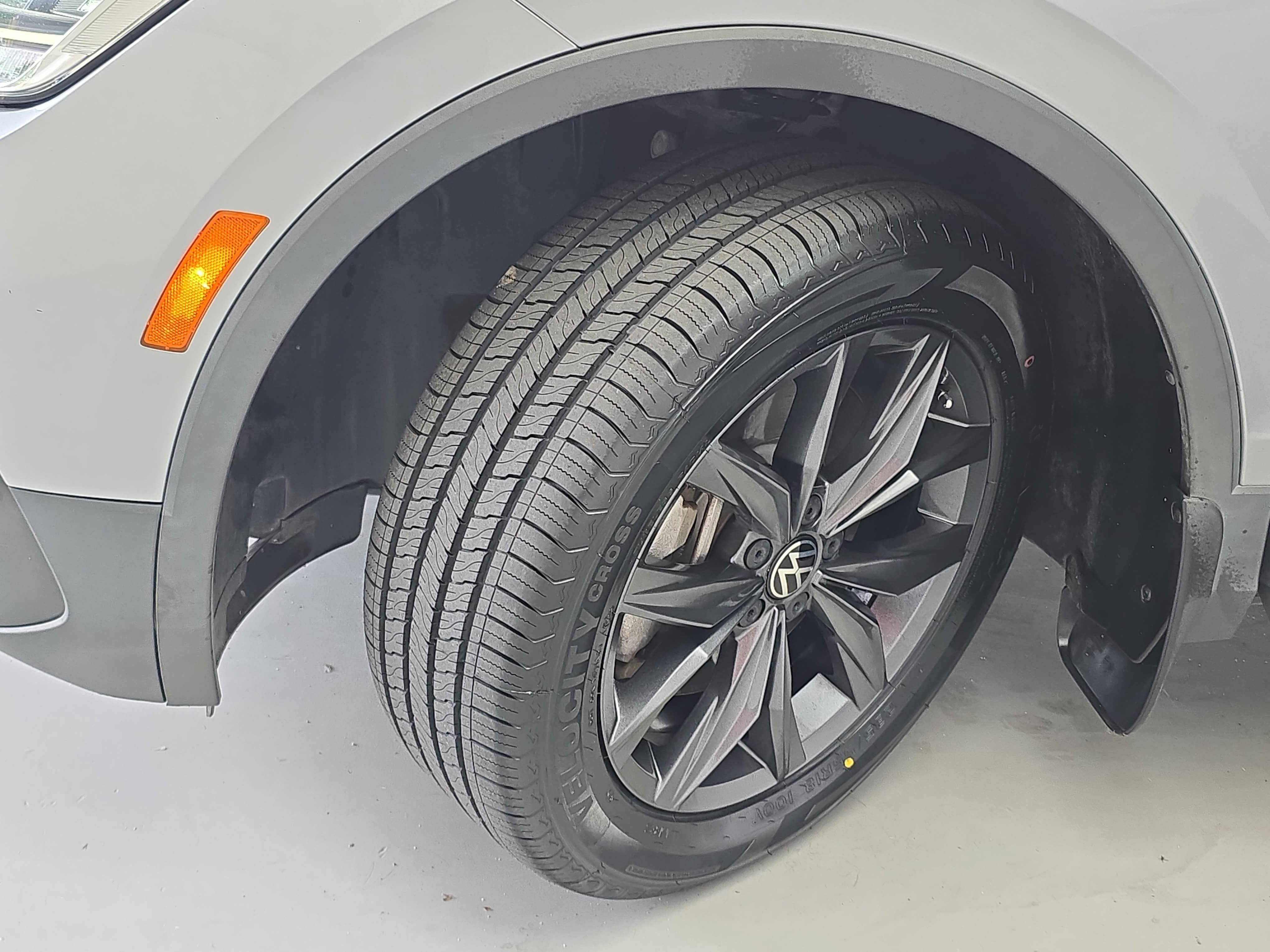 Used 2023 Volkswagen Tiguan SE FWD image 32