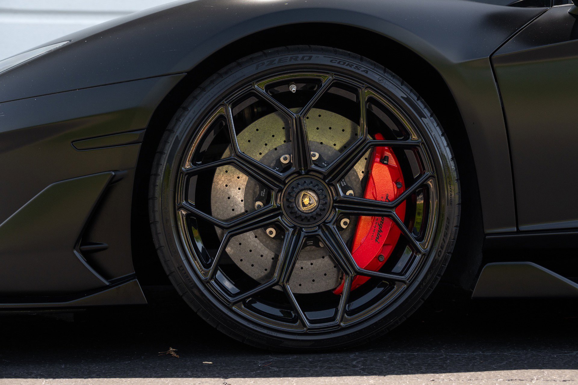 Used 2020 Lamborghini Aventador SVJ AWD/4WD image 32
