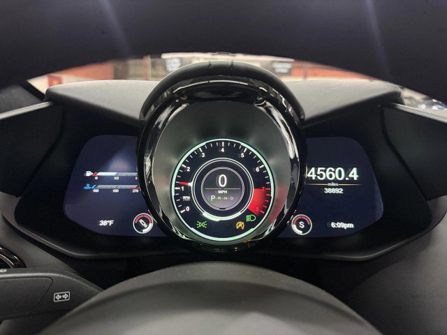 Used 2019 Aston Martin V8 Vantage Coupe image 11