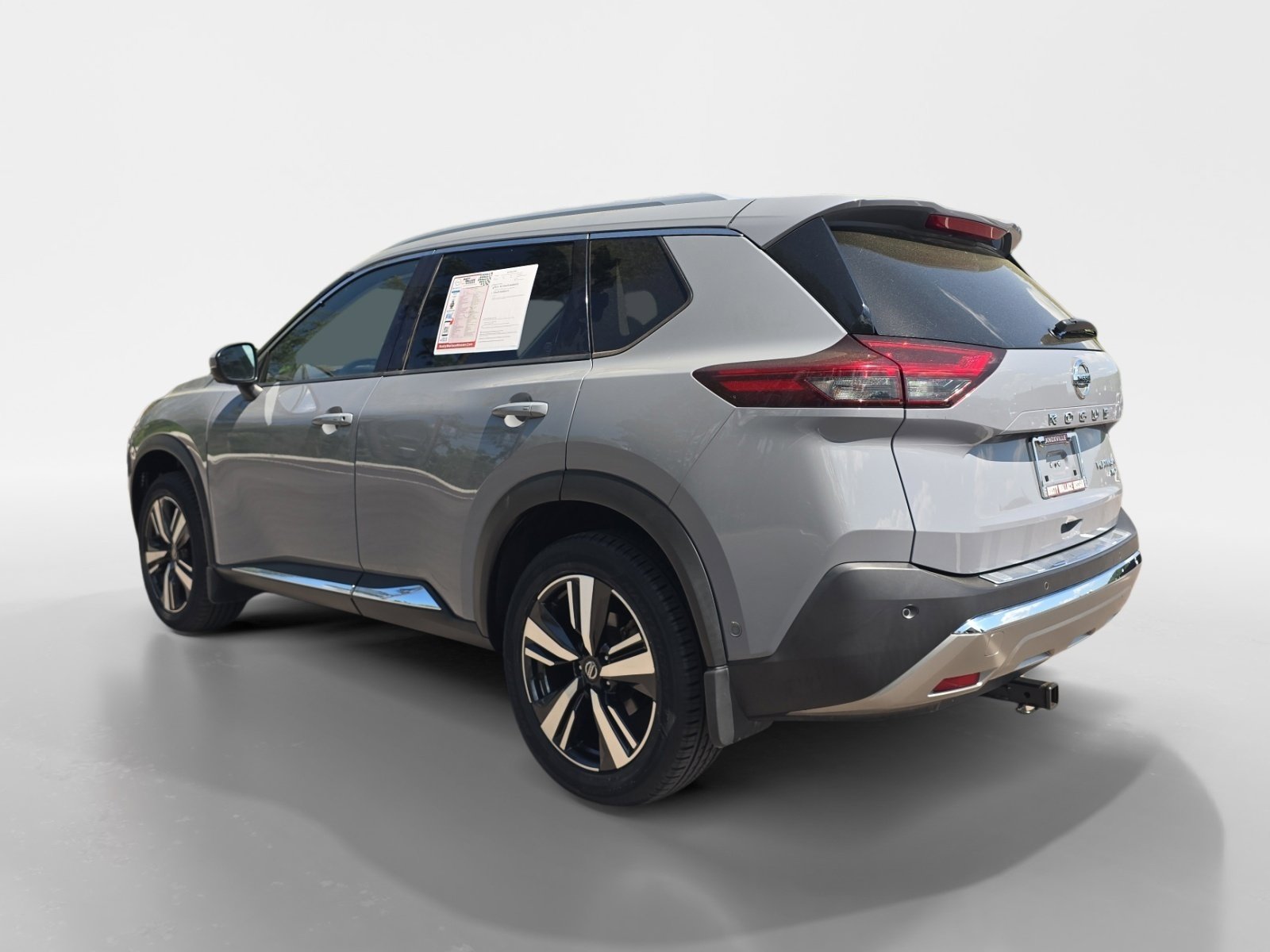 Used 2021 Nissan Rogue Platinum image 3