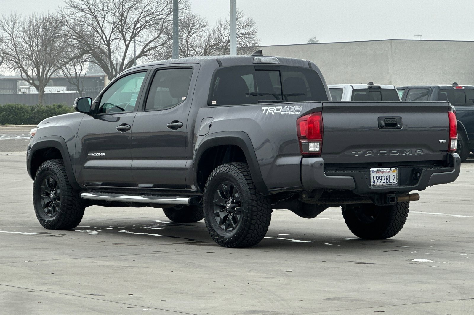 Used 2018 Toyota Tacoma SR image 4