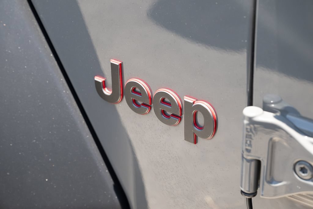 Used 2022 Jeep Gladiator Rubicon w/ Trailer Tow Package AWD/4WD image 16