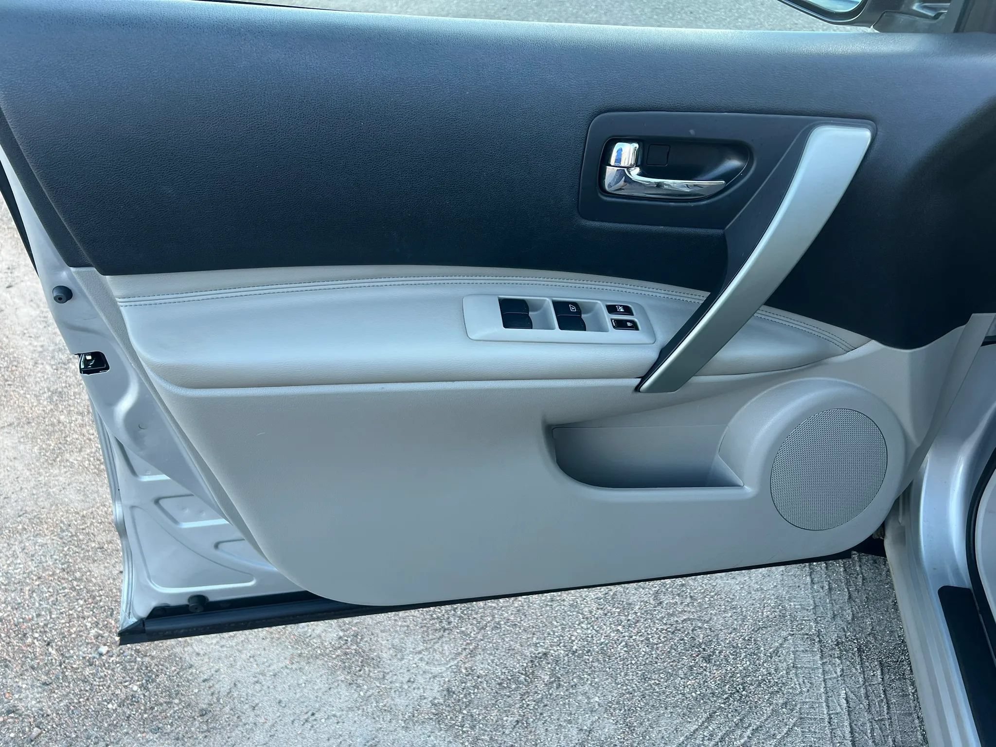 Used 2013 Nissan Rogue SL FWD image 6