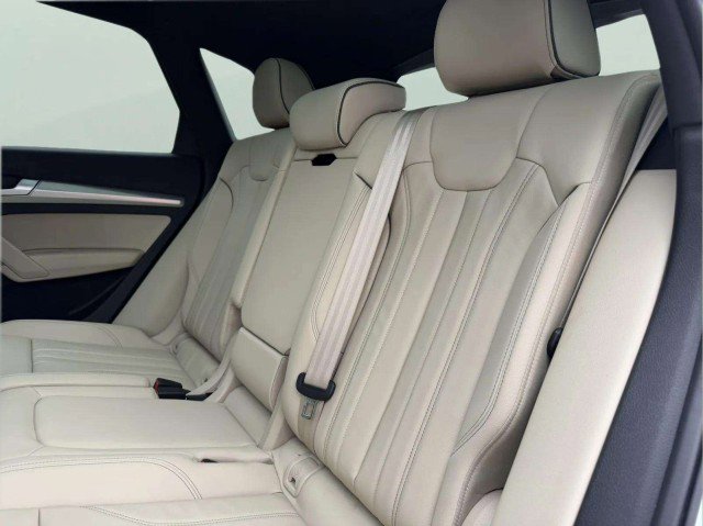Certified 2025 Audi Q5 2.0T Premium w/ Convenience Plus Package AWD/4WD image 23