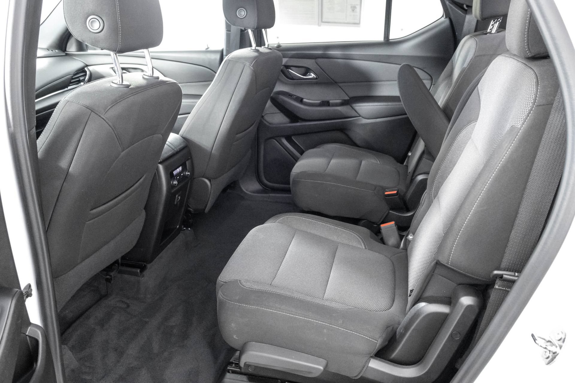Used 2023 Chevrolet Traverse LT AWD/4WD image 35