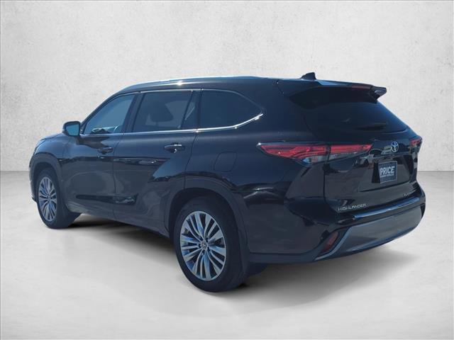 Used 2022 Toyota Highlander Platinum image 7