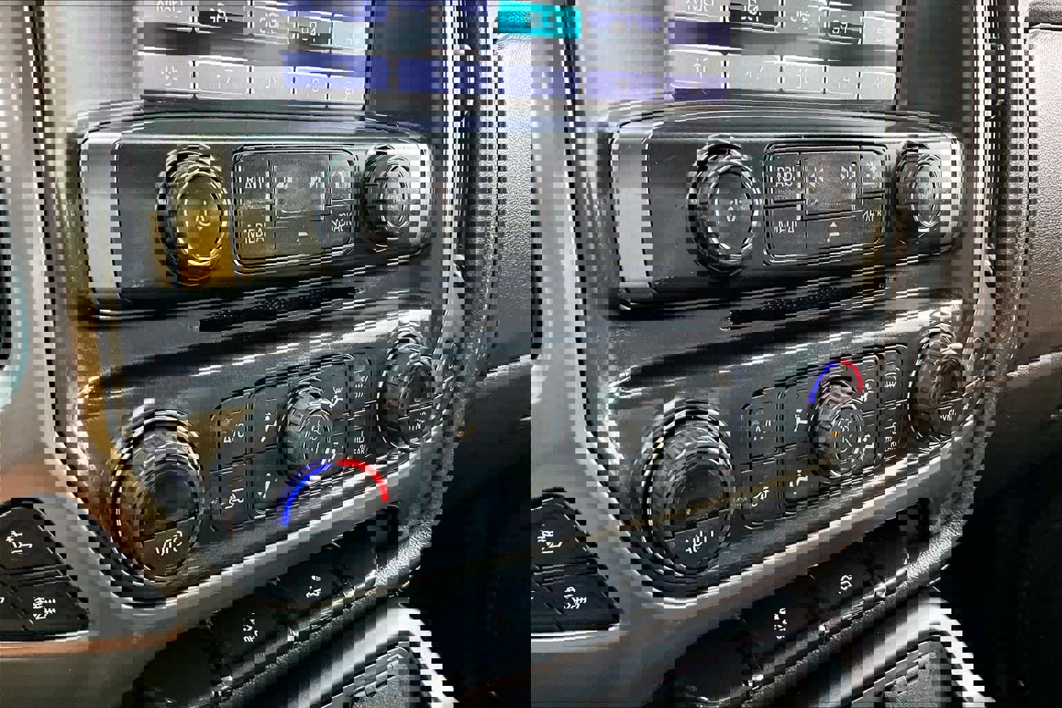 Used 2018 Chevrolet Silverado 1500 LTZ w/ Texas Edition RWD image 32