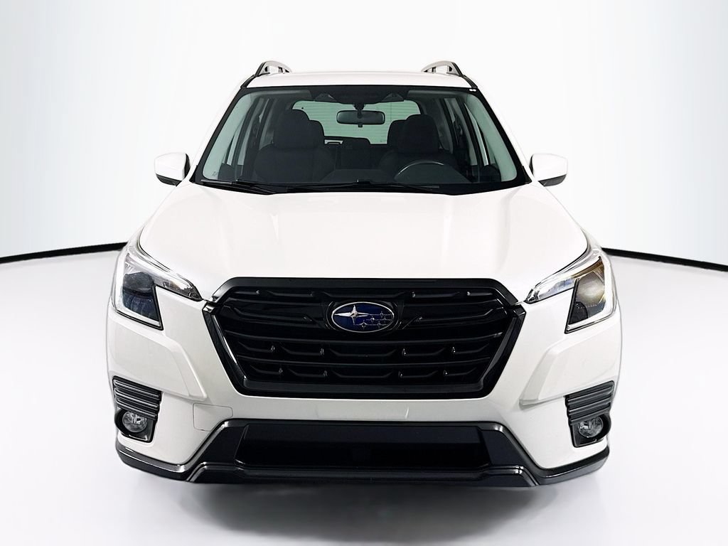 Used 2022 Subaru Forester Premium AWD/4WD image 2