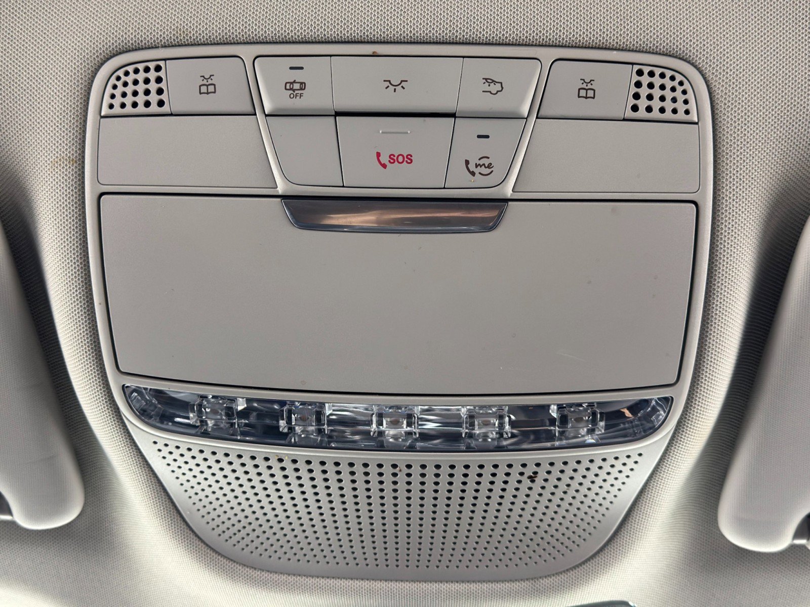 Used 2021 Mercedes-Benz GLC 300 w/ Premium Package image 34