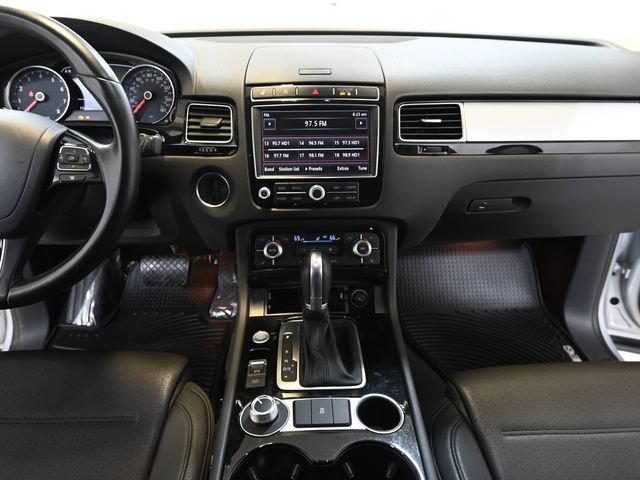 Used 2017 Volkswagen Touareg Sport AWD/4WD video 2