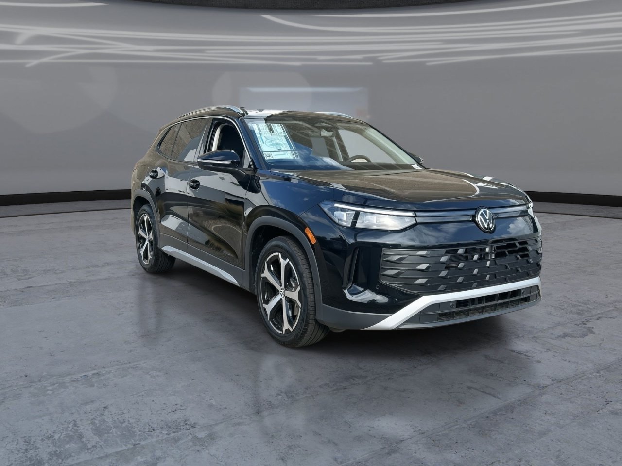 New 2026 Volkswagen Tiguan SE FWD image 2