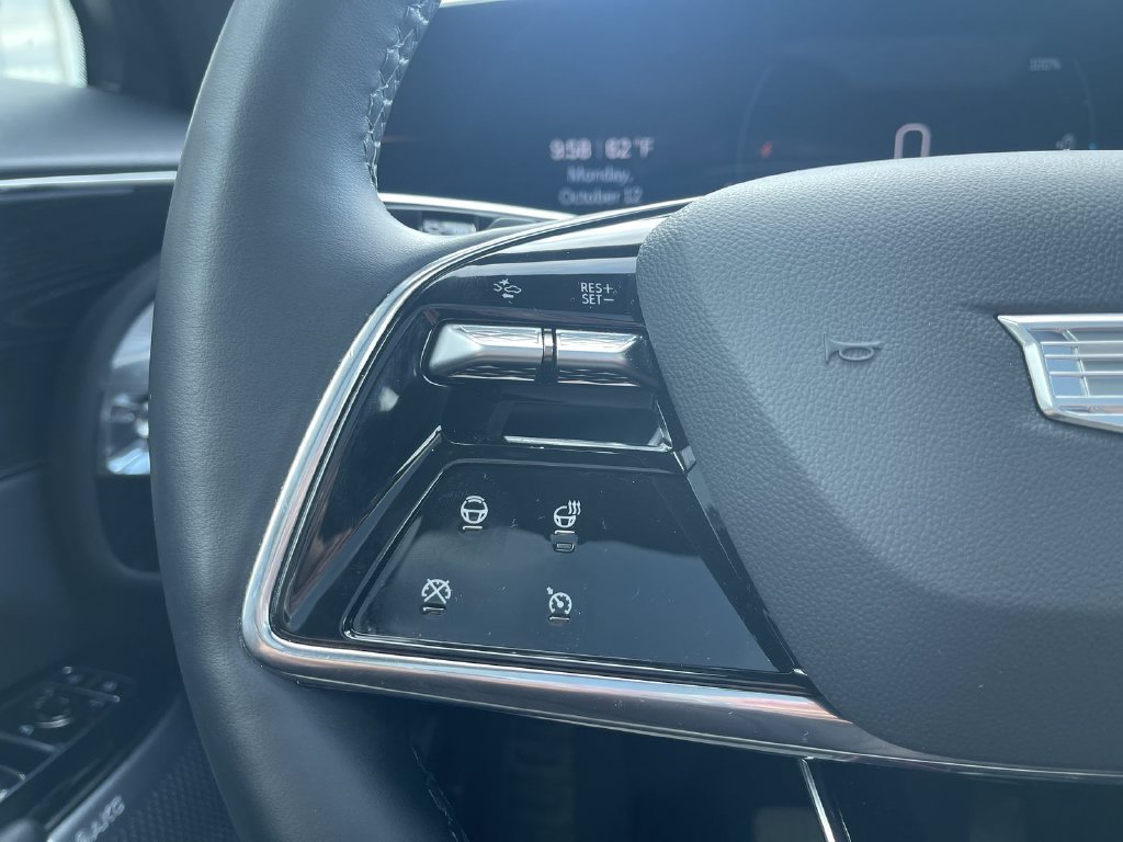 Used 2024 Cadillac Lyriq Luxury AWD/4WD image 12