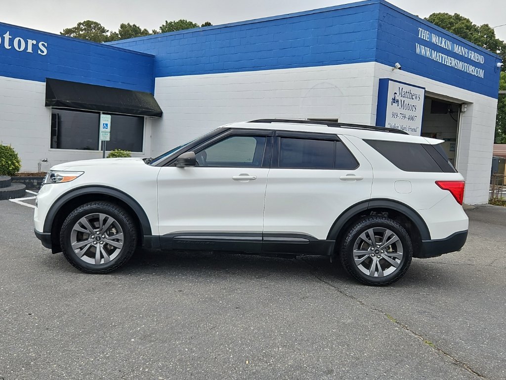 Used 2021 Ford Explorer XLT w/ Equipment Group 202A AWD/4WD image 4