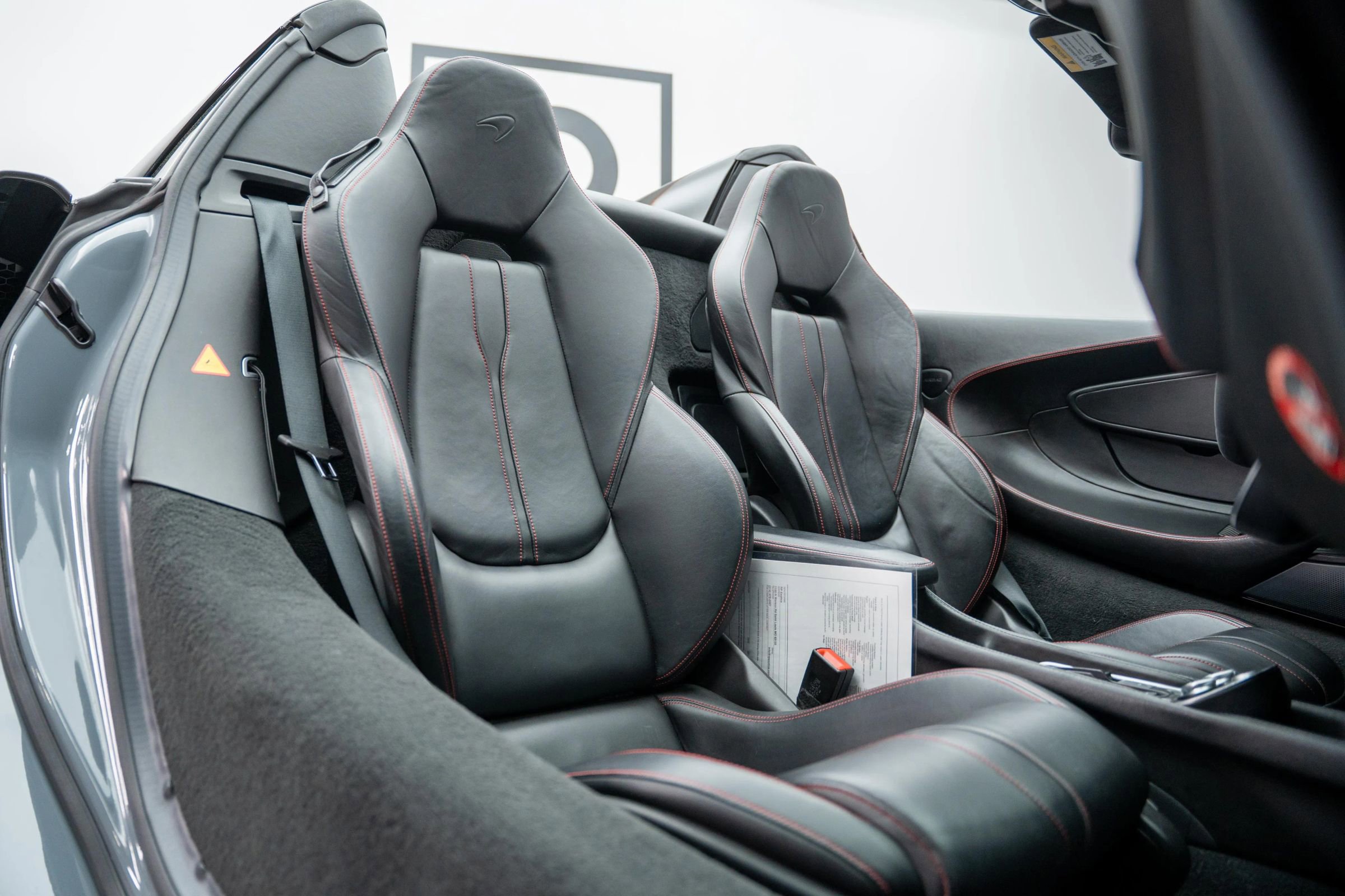 Used 2018 McLaren 570S Spider image 29