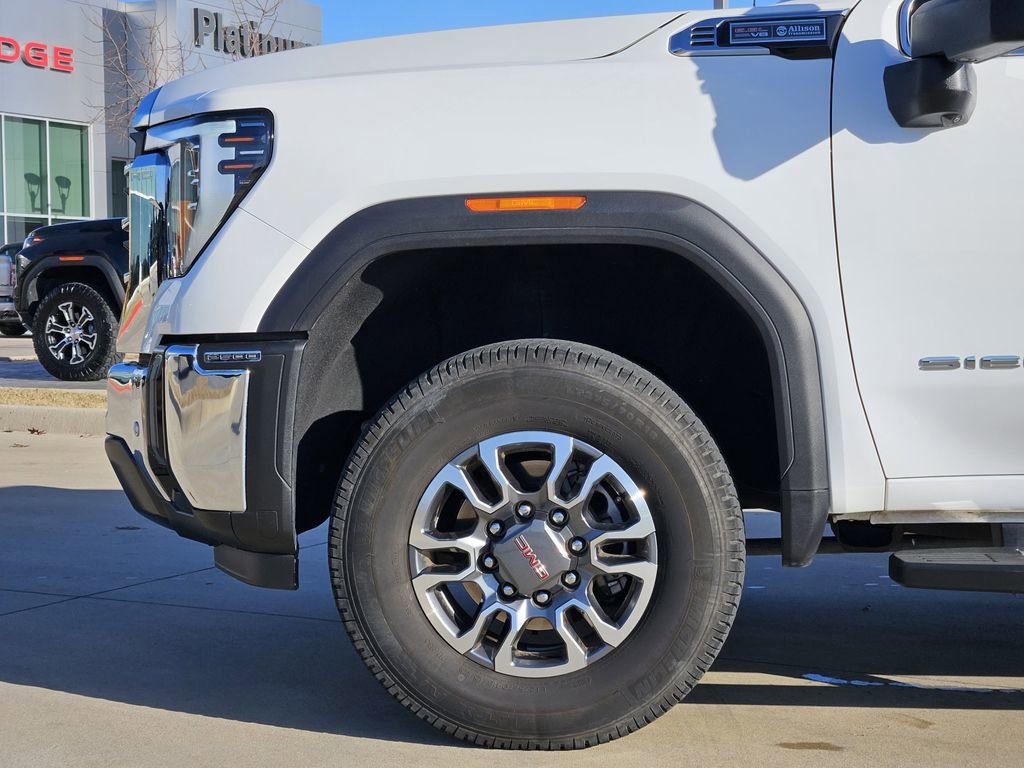 Used 2024 GMC Sierra 2500 SLT w/ SLT Premium Package image 11
