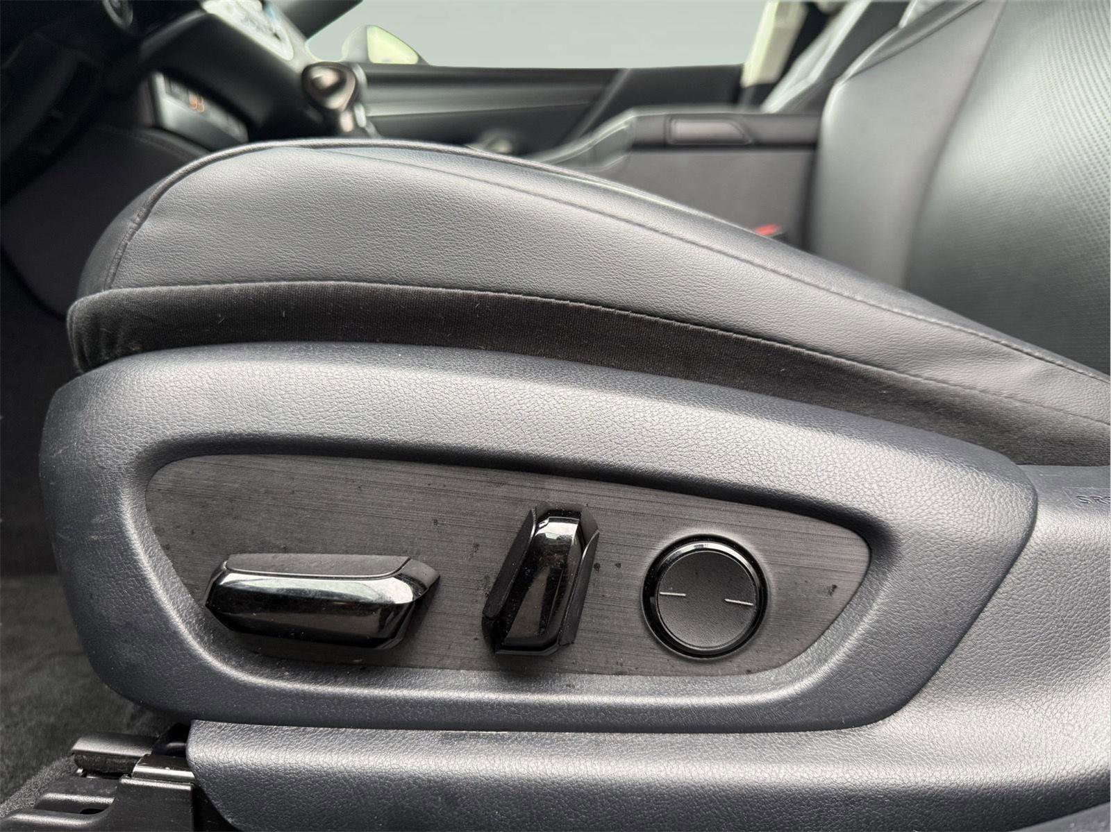 Used 2023 Lexus ES 350 w/ Premium Package image 10