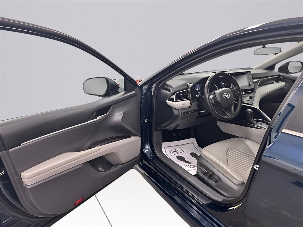 Used 2021 Toyota Camry SE image 9