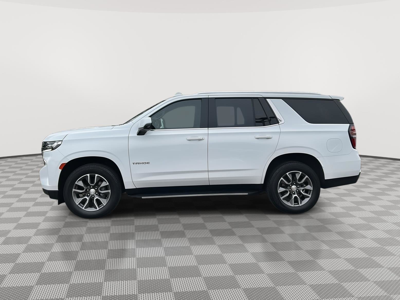Used 2022 Chevrolet Tahoe LT w/ Luxury Package image 2