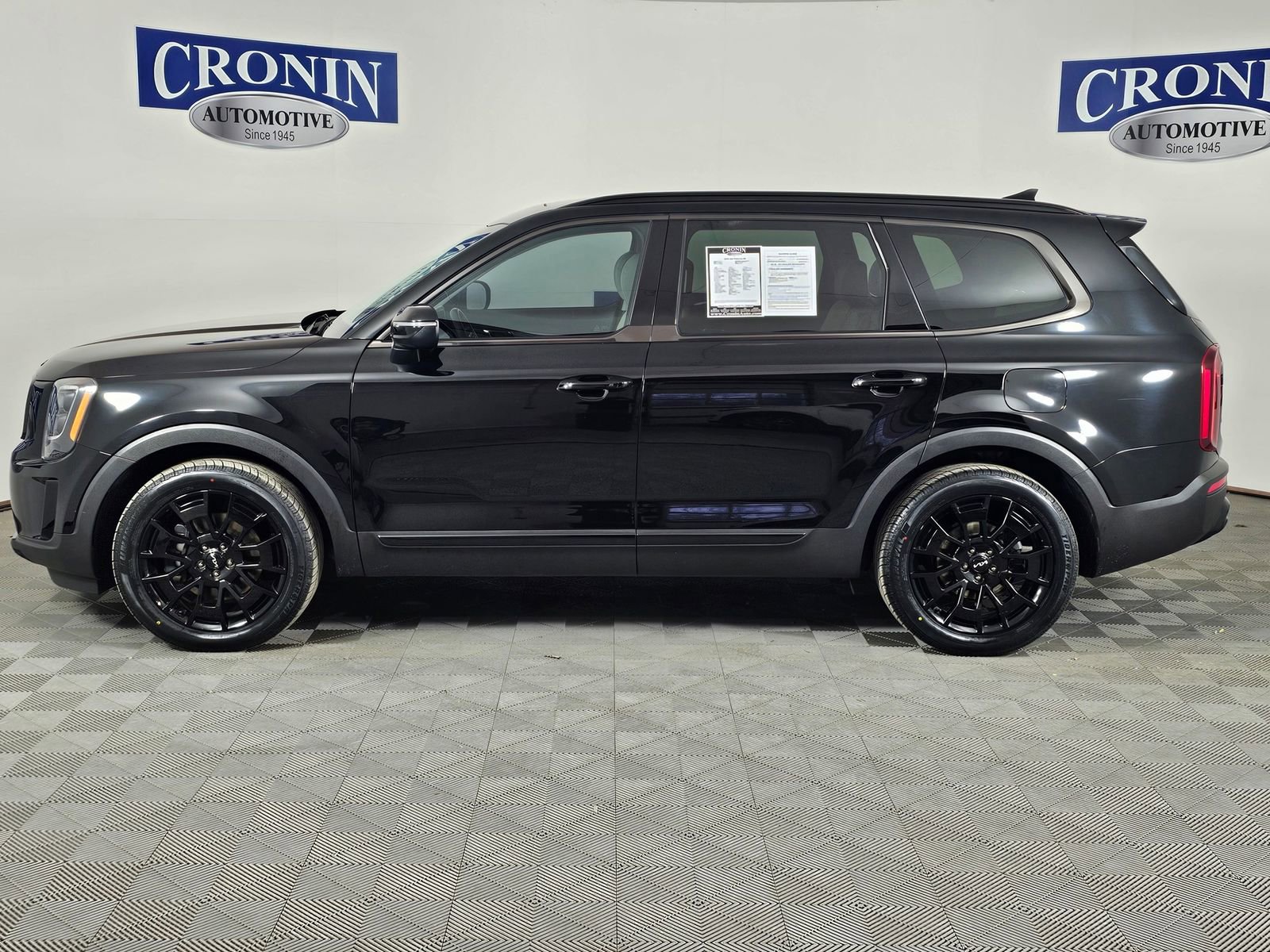 Used 2022 Kia Telluride EX w/ EX Premium Package image 2