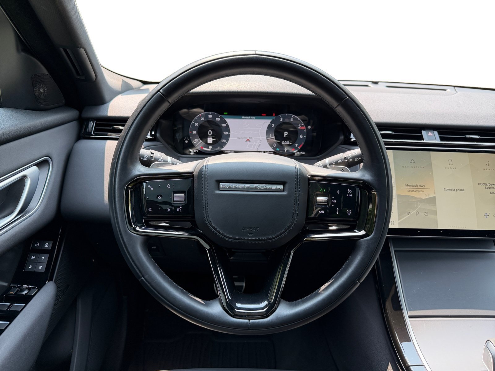 Used 2024 Land Rover Range Rover Velar Dynamic SE AWD/4WD image 11