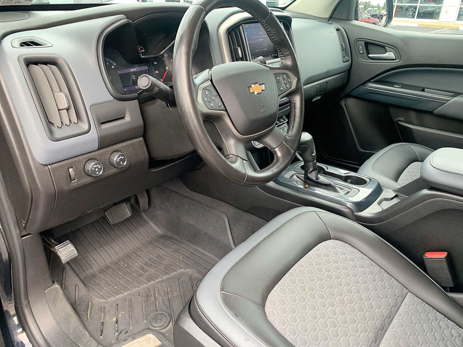 Used 2019 Chevrolet Colorado Z71 w/ Z71 Midnight Edition AWD/4WD image 10