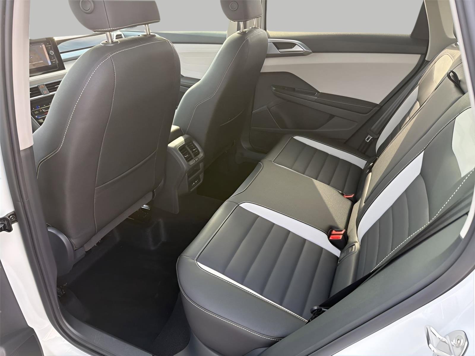 New 2026 Volkswagen Taos SEL AWD/4WD image 22