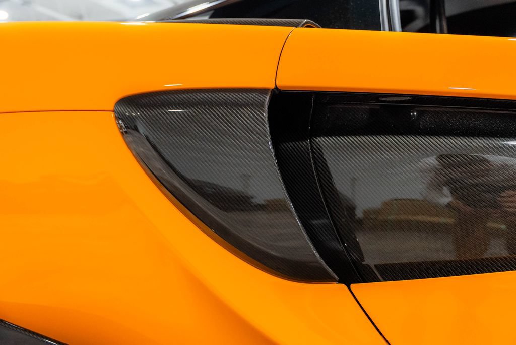 Used 2019 McLaren 600LT RWD image 42