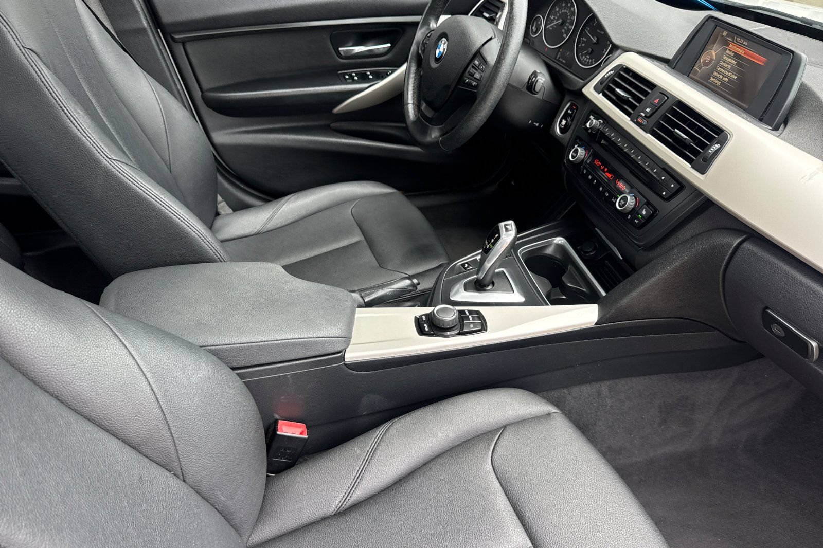 Used 2015 BMW 320i xDrive Sedan AWD/4WD image 15