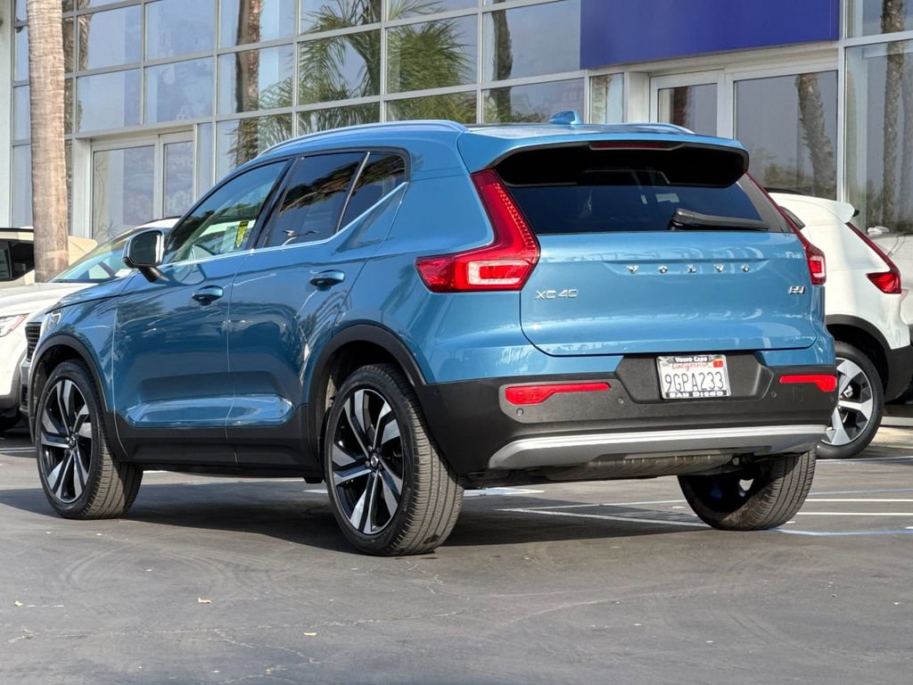 Certified 2023 Volvo XC40 B5 Ultimate image 3
