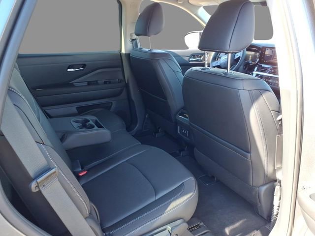 New 2026 Nissan Pathfinder SL image 11