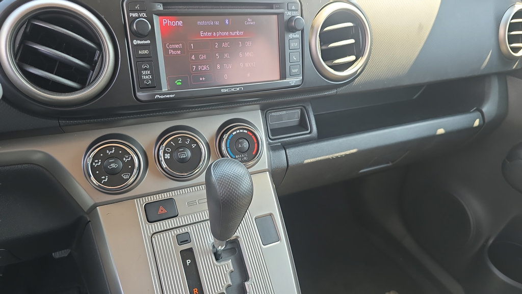 Used 2015 Scion xB FWD image 20