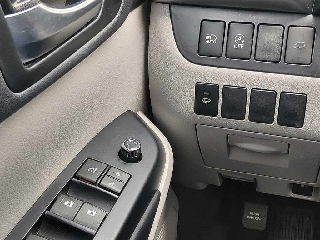 Used 2019 Toyota Highlander XLE FWD image 25