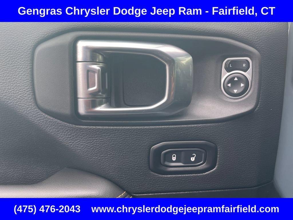 Certified 2025 Jeep Wrangler Unlimited Sahara w/ Safety Group AWD/4WD image 33