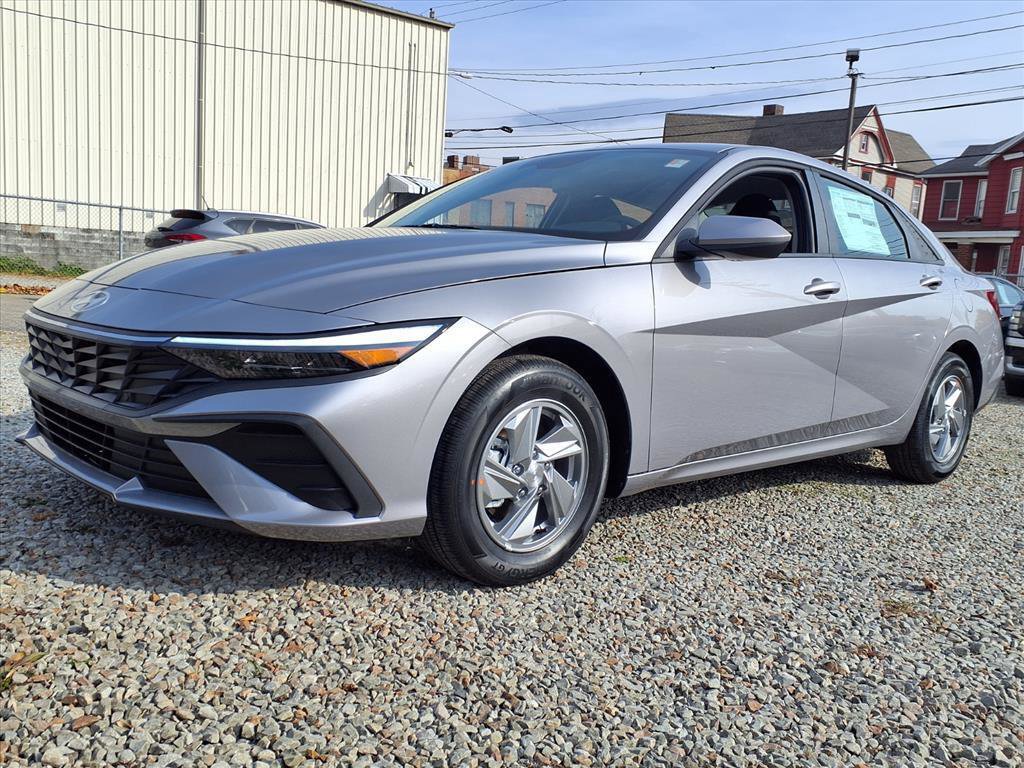 New 2026 Hyundai Elantra SE