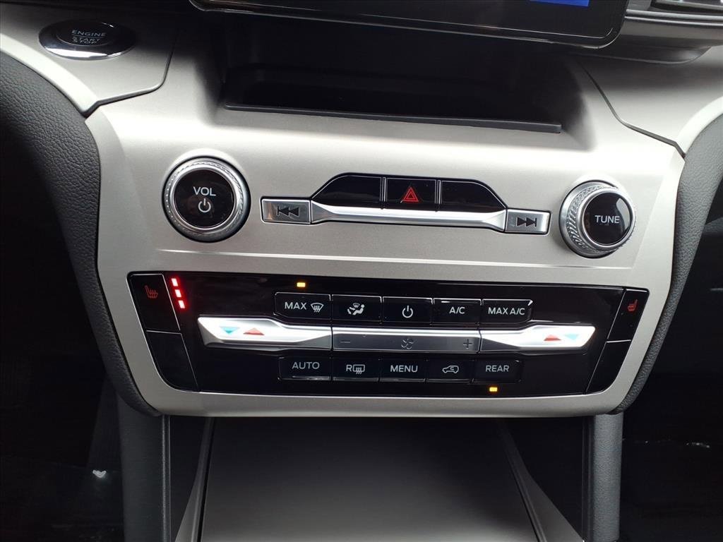 Used 2022 Ford Explorer XLT image 20