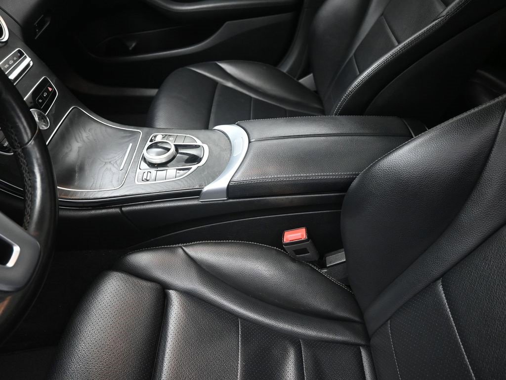 Used 2019 Mercedes-Benz C 300 Sedan image 21