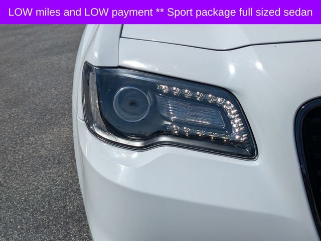 Used 2018 Chrysler 300 Touring w/ Sport Appearance Package RWD image 10