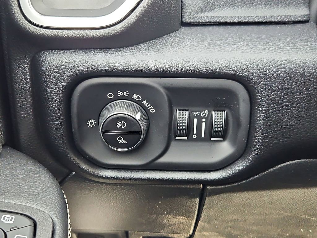 New 2026 RAM 2500 Laramie w/ Night Edition AWD/4WD image 18