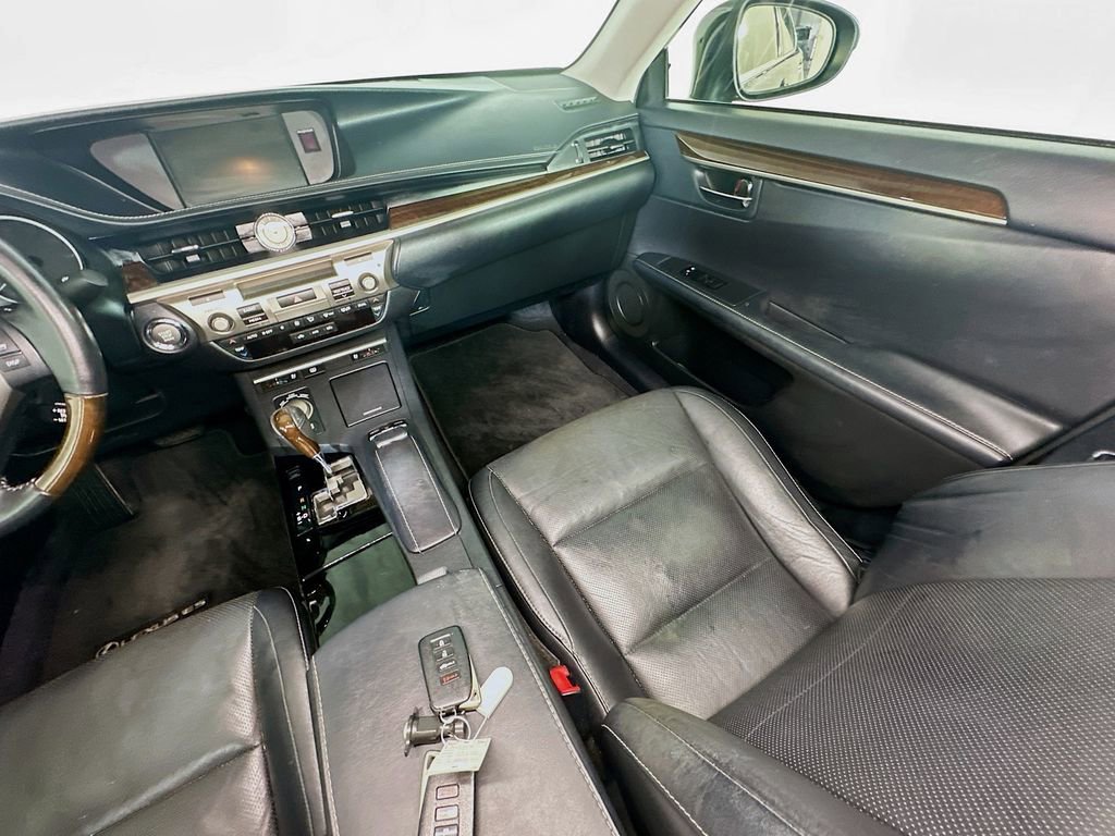 Used 2015 Lexus ES 350 w/ Luxury Package image 11