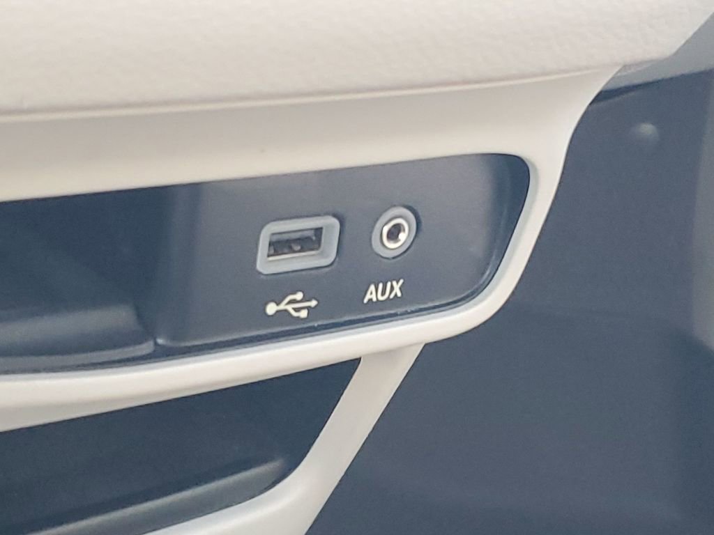 Used 2019 Chrysler Pacifica LX image 32