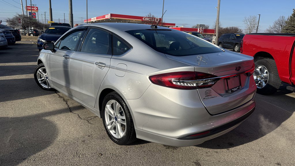 Used 2018 Ford Fusion SE w/ Fusion SE Technology Package image 6