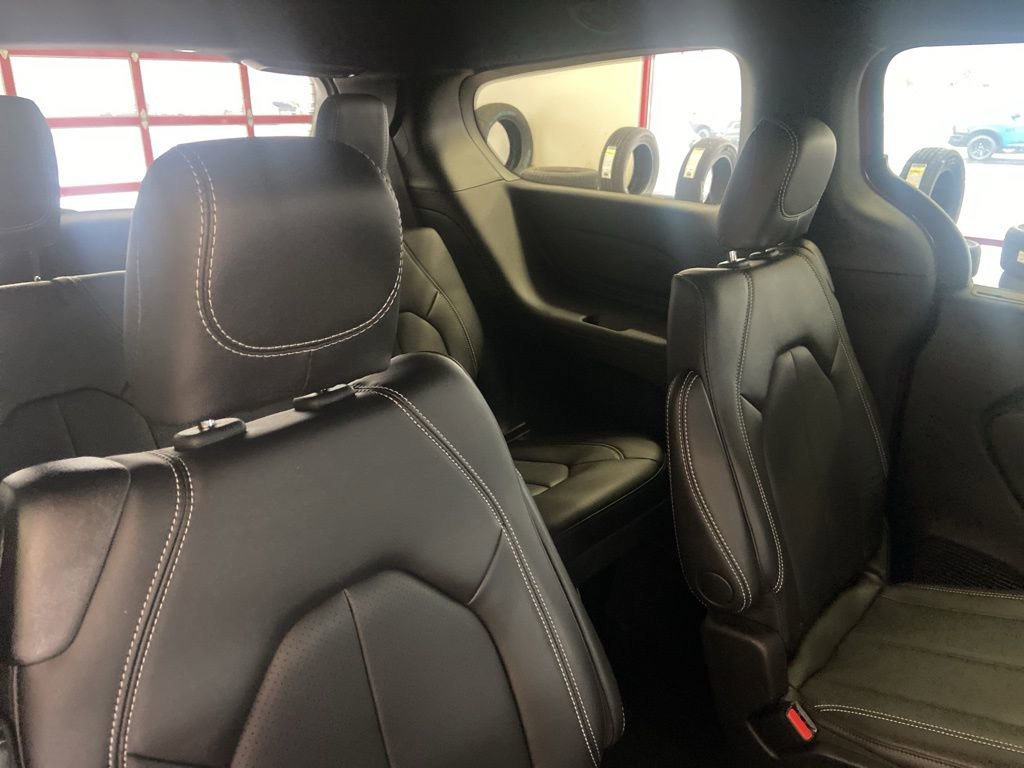 New 2026 Chrysler Pacifica Select w/ S Appearance Package image 21